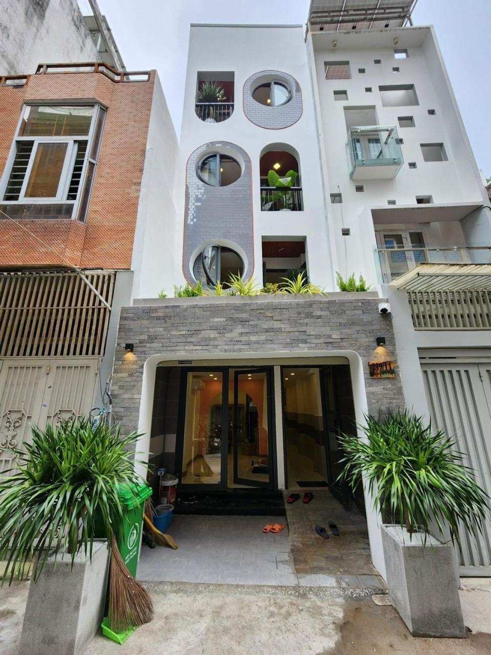 Lunaria Maison Local Side * Ho Chi Minh City